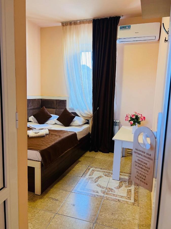 Marnar Hotel Yerevan Exterior photo