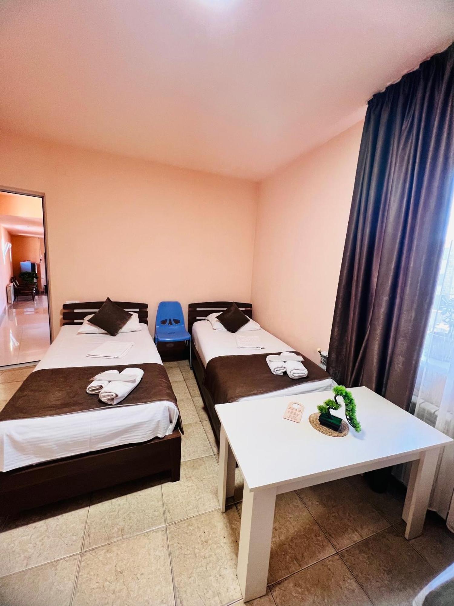 Marnar Hotel Yerevan Exterior photo