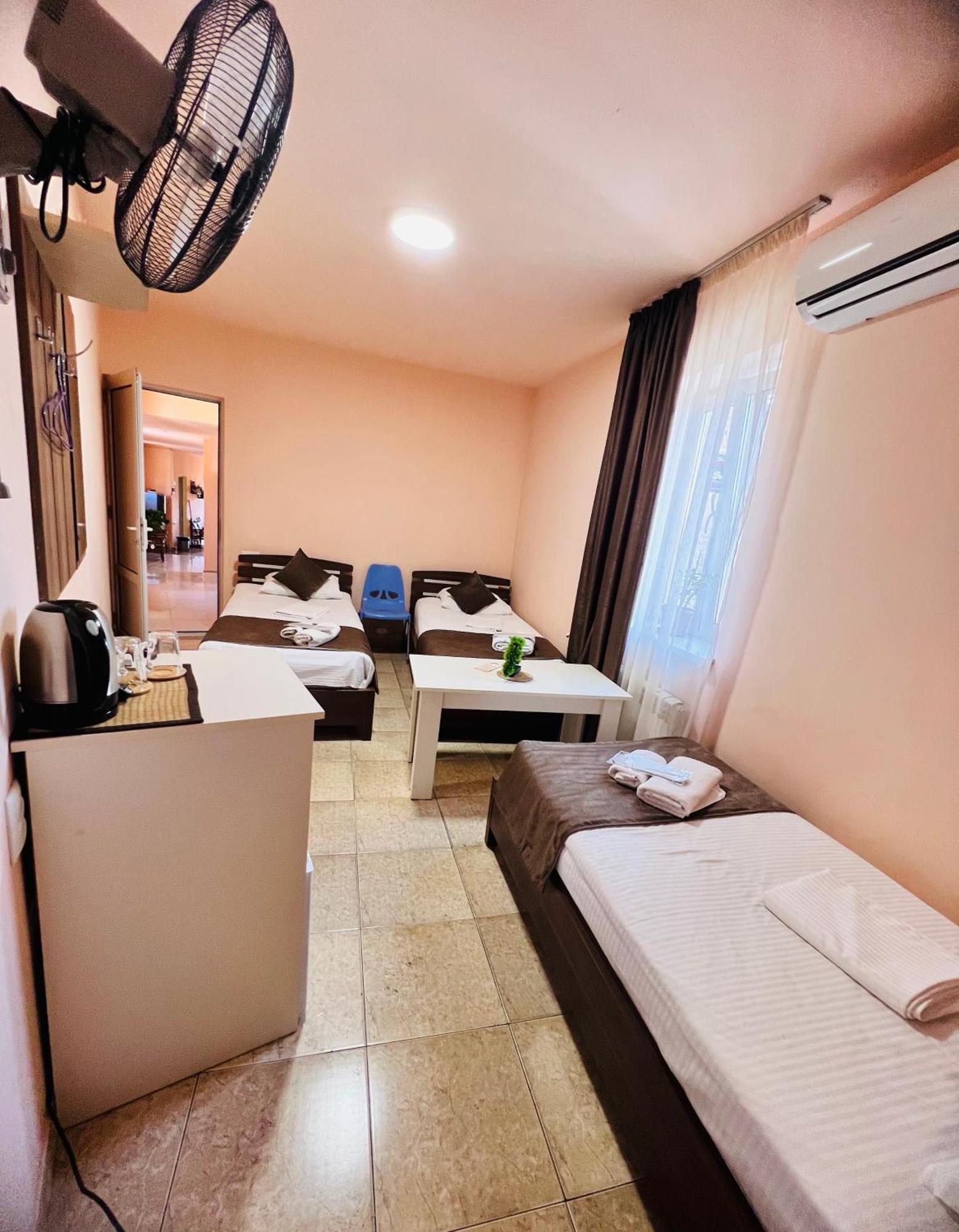 Marnar Hotel Yerevan Exterior photo